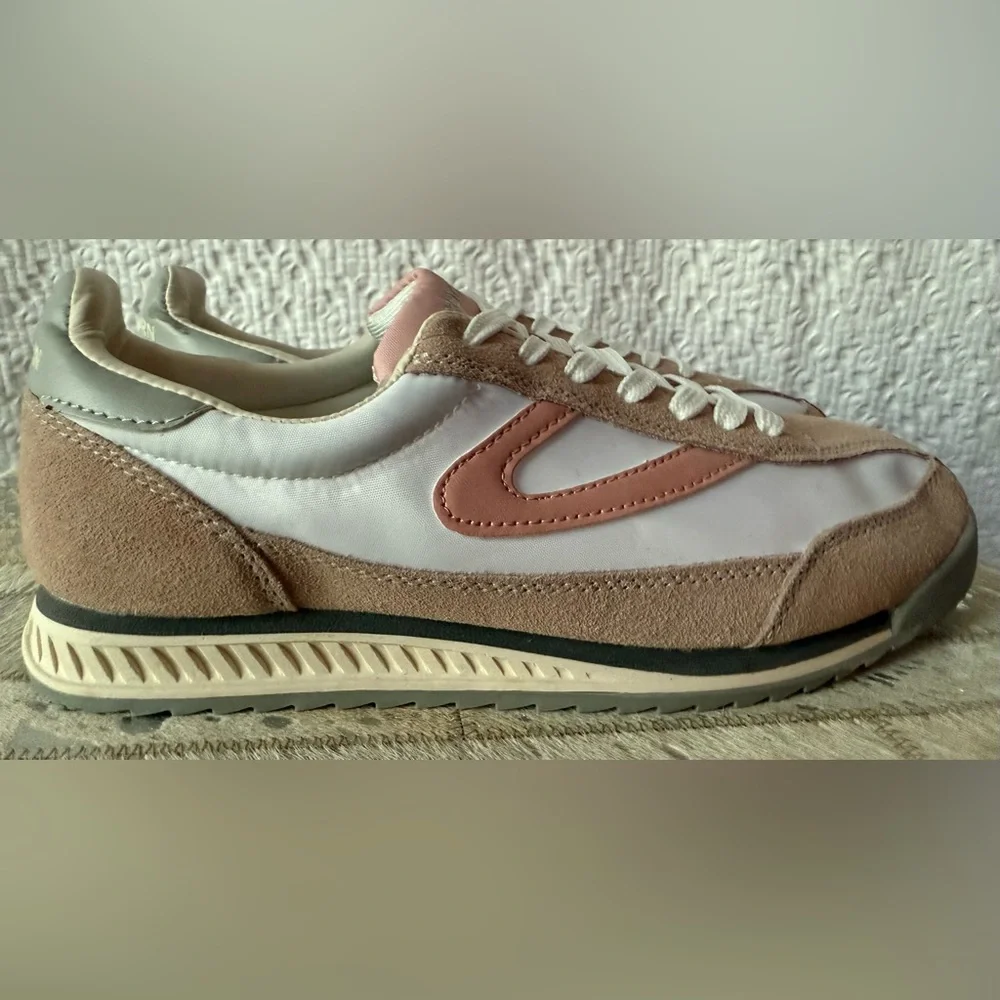 Tretorn Retro Low-Top Sneakers – Size 8.5 (NWT)